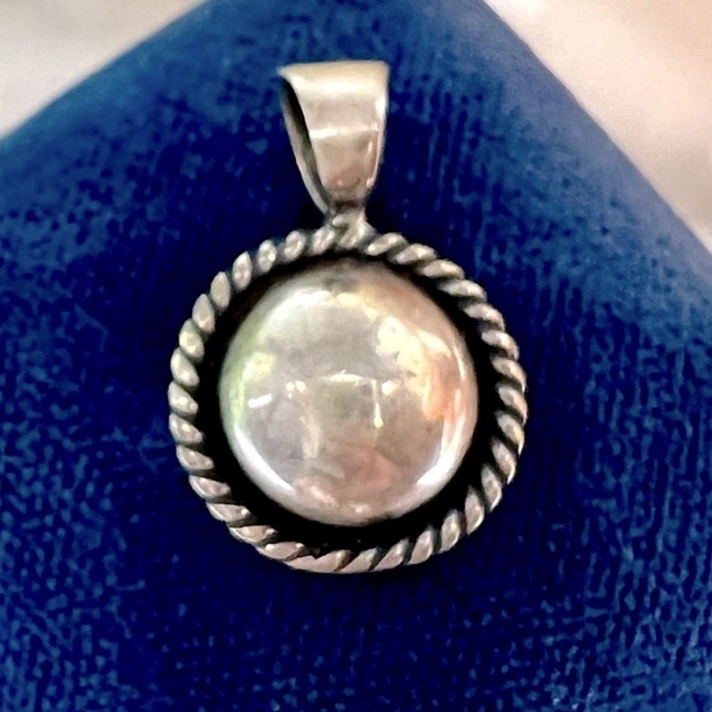 Vintage Cable Twist Bezel Domed Round 3-D Pendant Solid 925 Sterling Silver